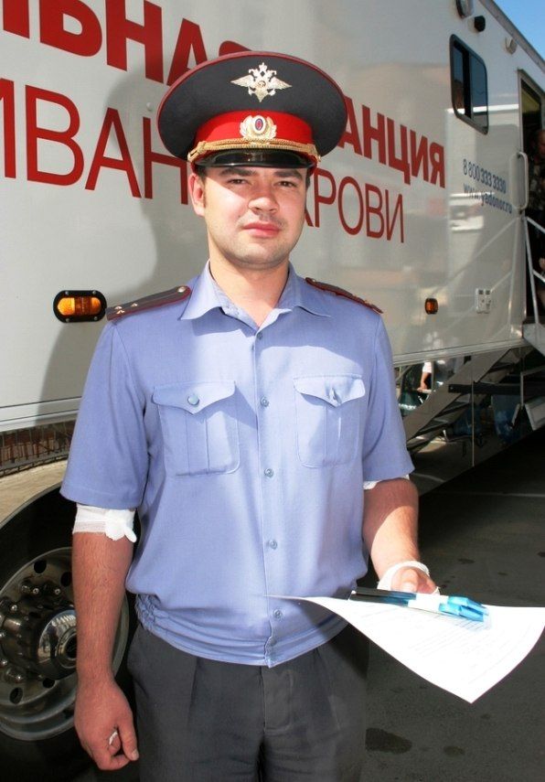 Иркутские полицейские сдали двадцать пять литров крови