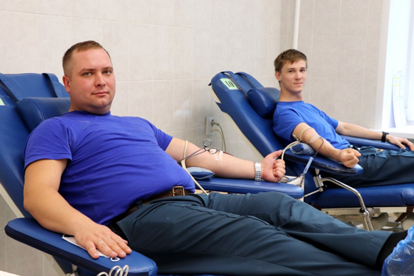 В столице Республики Коми сотрудники МЧС сдали кровь
