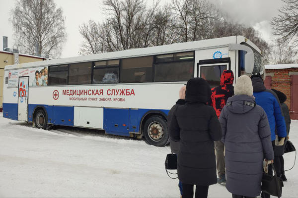 Жители Кузнецка сдали более 30 литров крови в мобильном пункте забора