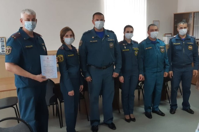 Пожарные из Лесосибирска получили благодарность за донорство