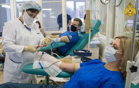 Сотрудники противопожарной службы Тверской области на регулярной основе сдают кровь для нуждающихся