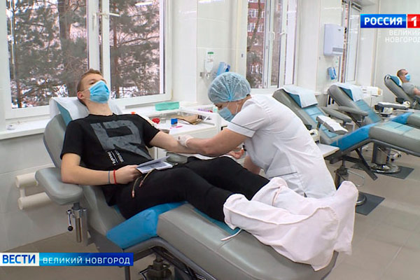 Новгородские бойцы студенческих отрядов стали донорами крови