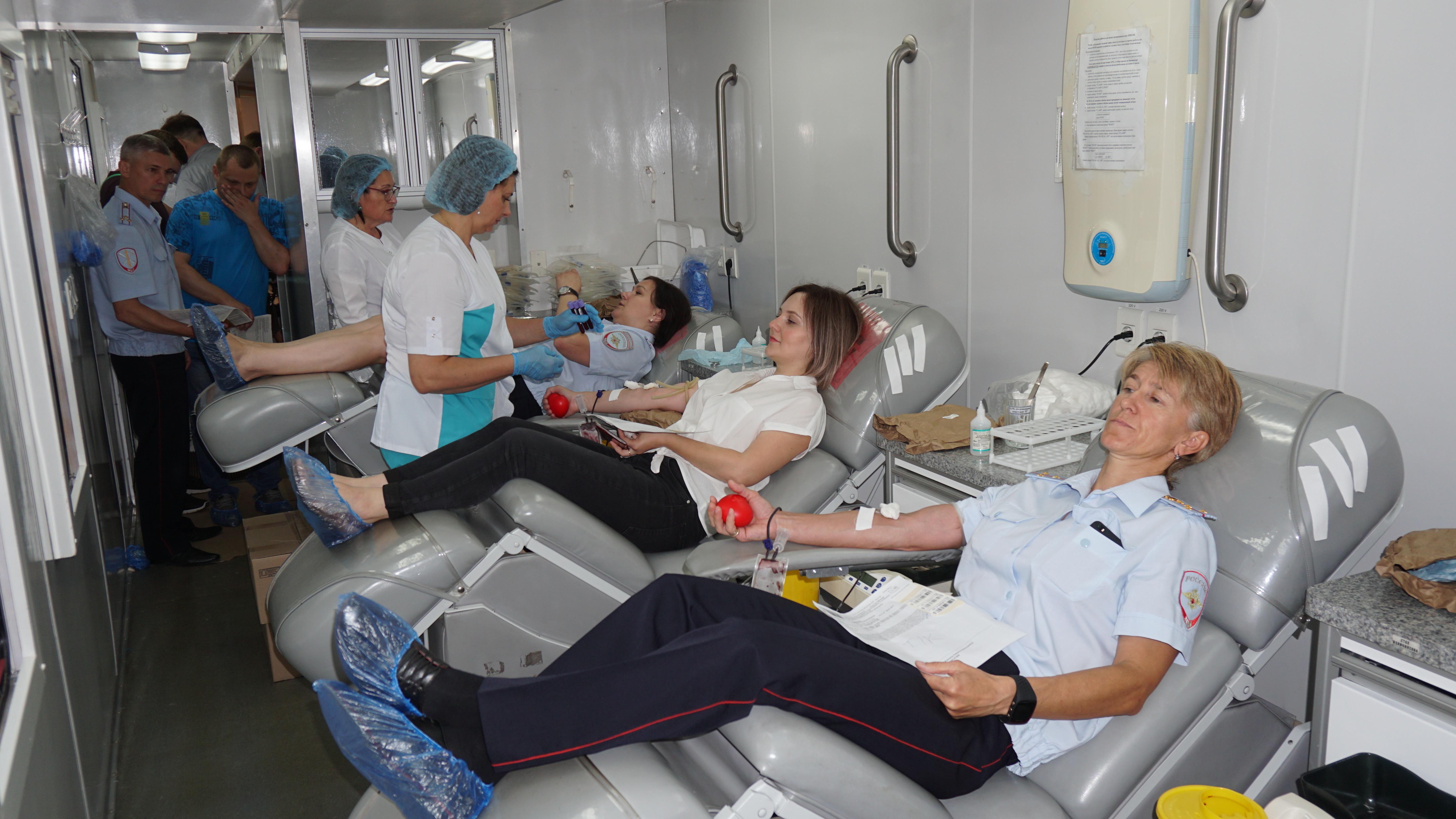 Олимпийская чемпионка сдала кровь вместе с коллегами – брянскими полицейскими