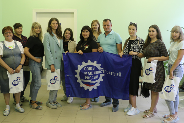 «Электросигнальцы» в День рождения завода приняли участие в донорской акции в Воронеже