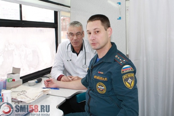 Пензенские спасатели сдали более 13 литров крови