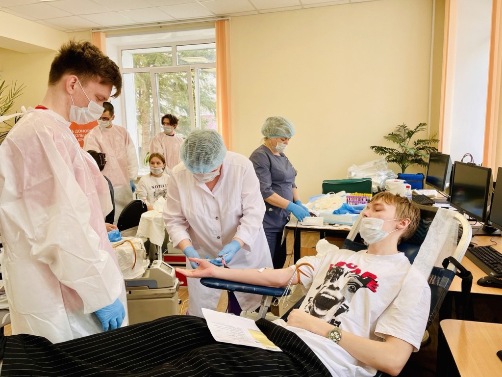 Более 100 человек сдали кровь в рамках акции «Донорская весна» в Ижевской медицинской академии