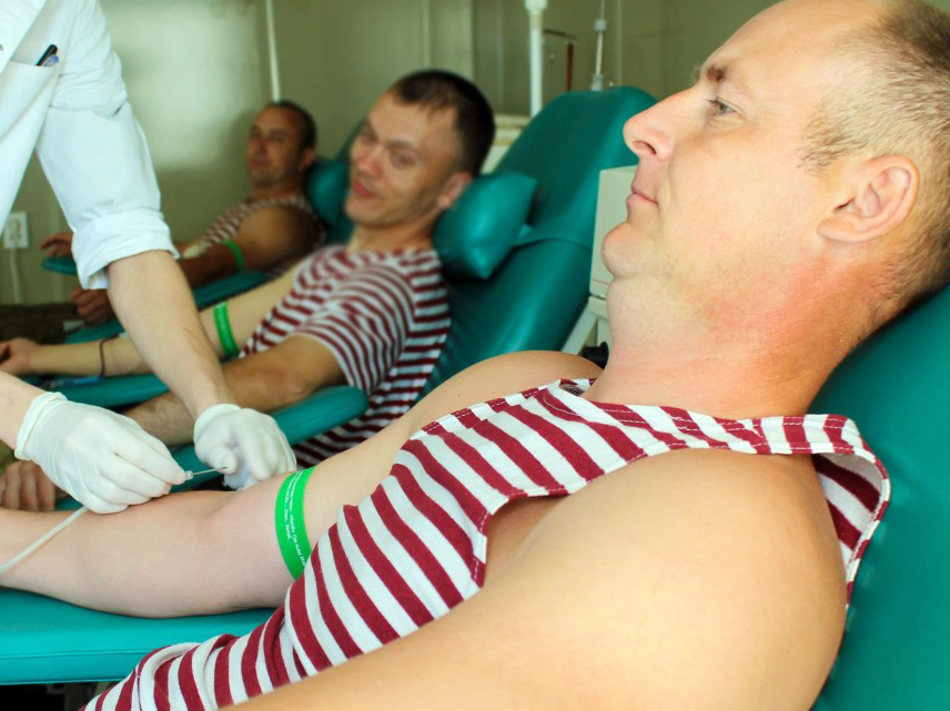 Сотрудники Росгвардии Республики Алтай приняли участие в донорской акции