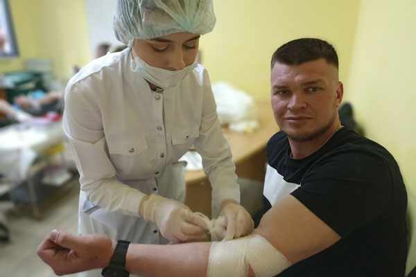 100 человек приняли участие в выездной акции Приморской службы крови в городе Артеме