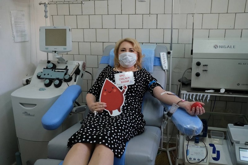 800 крымчан стали донорами в честь 11-летия воссоединения с Россией