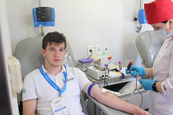 Участники молодежного форума «Каспий» в Дагестане стали донорами крови 