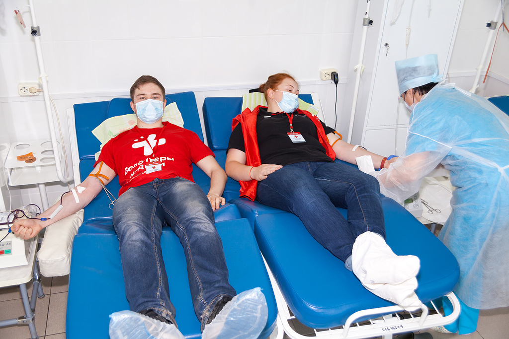 Волонтеры-медики Удмуртии приняли участие в акции по сдаче крови, приуроченной ко Всемирному дню донора крови