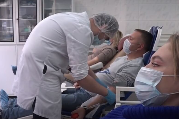 Жители Красногорска пожертвовали кровь в День донора