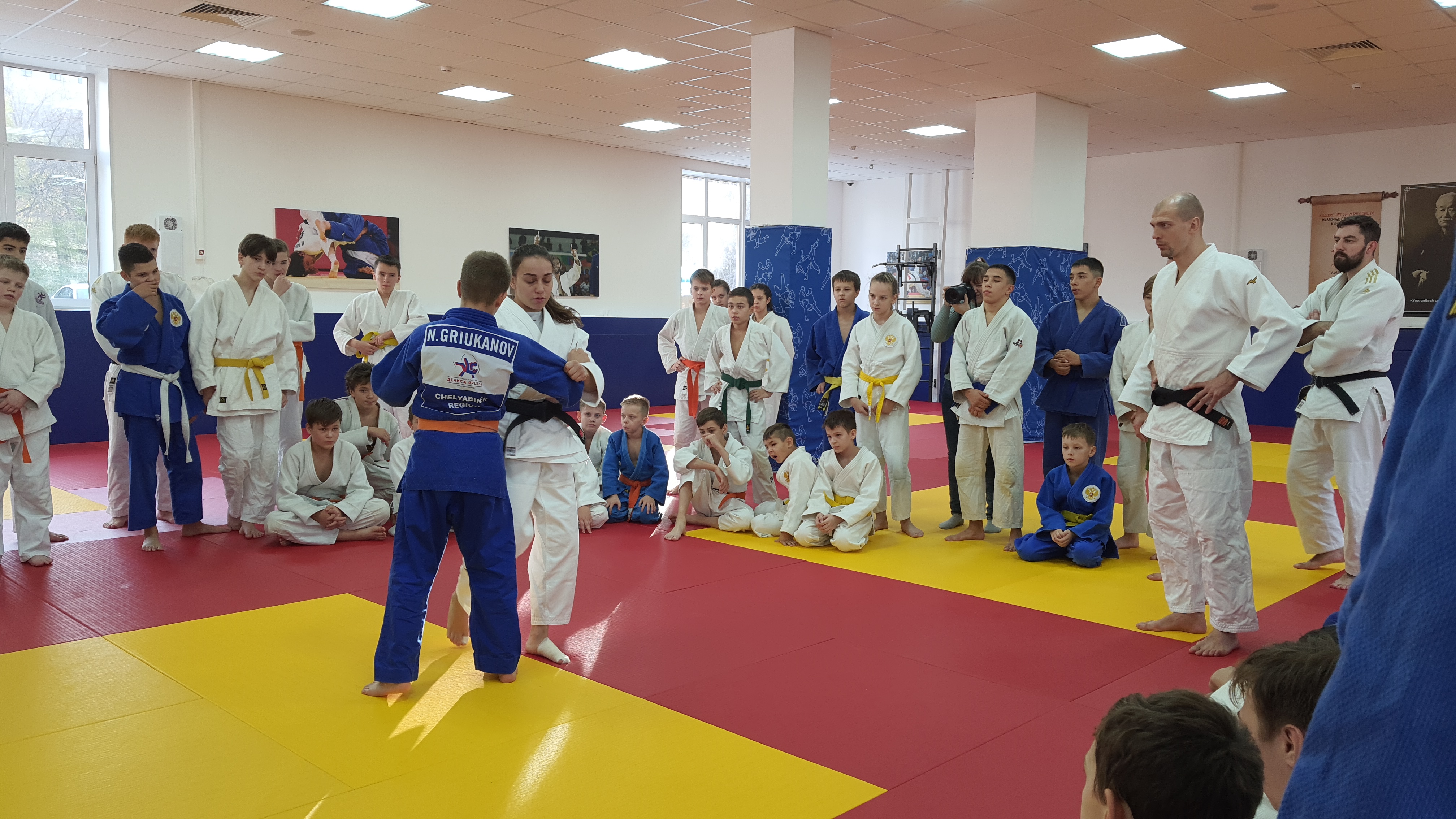 Философия помощи: дзюдоисты и заводчане сдали кровь