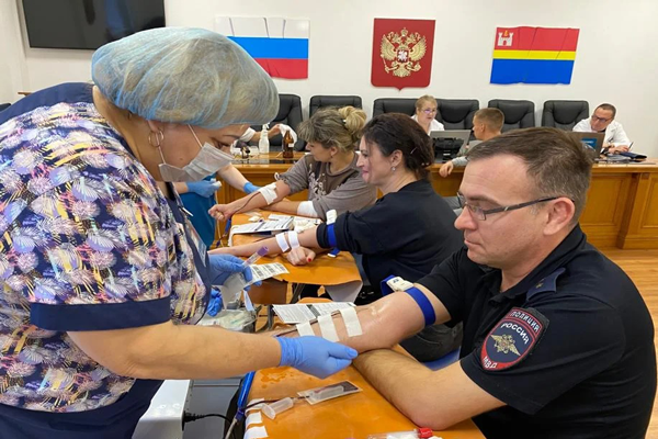 В Западном линейном управлении МВД России на транспорте в Калининграде прошел День донора