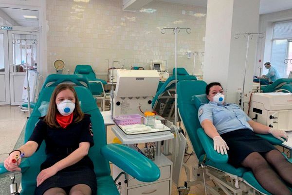 Сотрудники транспортной полиции Челябинской области приняли участие в Национальном дне донора