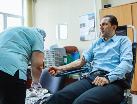 В Сахалинской областной Думе сдали кровь