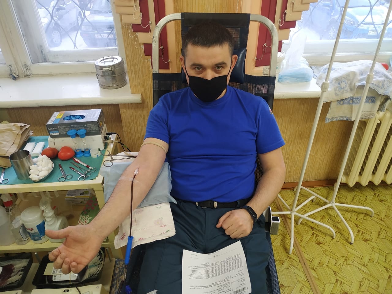 Сотрудники Главного управления МЧС России по Коми начали новый год с доброго дела