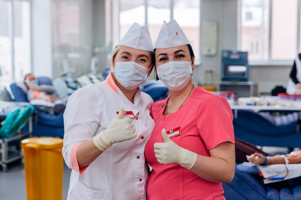 В Петербурге отметили 70-летие Городской станции переливания крови