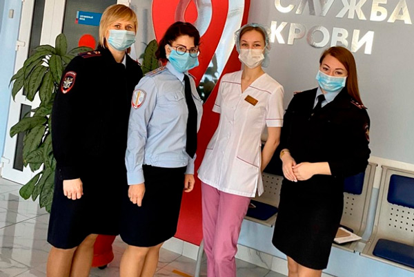 Транспортные полицейские Новороссийска приняли участие в Национальном дне донора