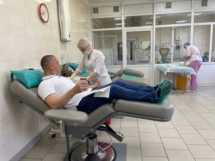 349 зауральцев сдали кровь в День донора