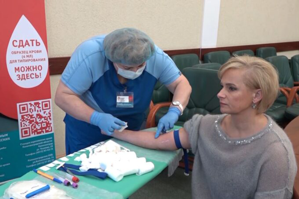 Сотрудники областного правительства присоединились к Всероссийской акции по сдаче крови в Калининграде