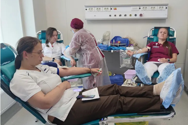 Сотрудники больницы Вересаева в Москве в ходе донорской акции сдали более 17 литров крови