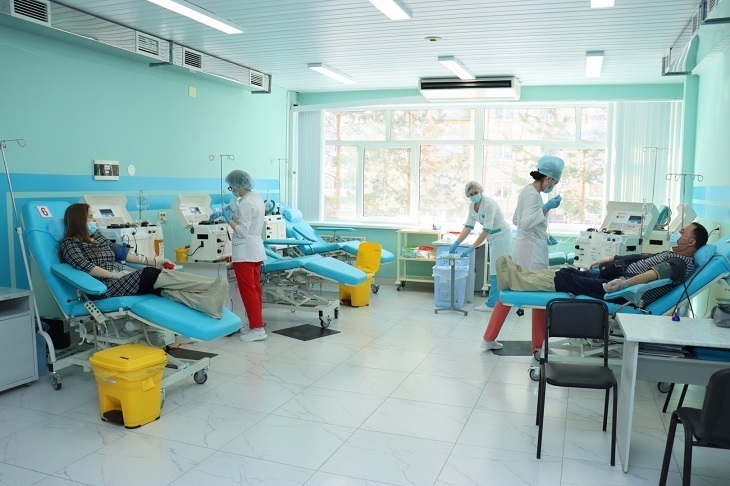 В Тюменской области волонтеры-медики за пять лет сдали около 500 литров крови