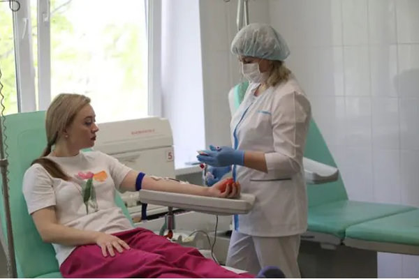 В Мордовии молодежь и депутаты отметили день парламентаризма донорской акцией