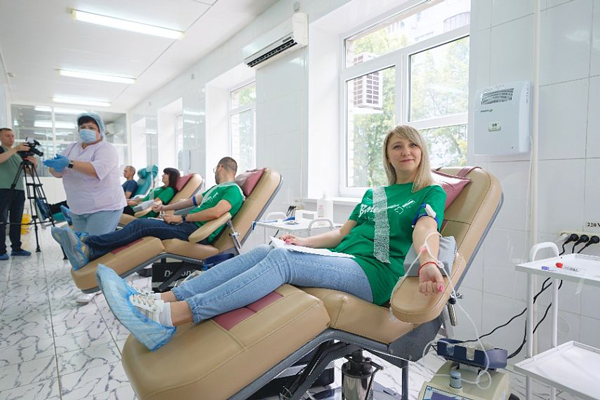 На Железногорской станции переливания крови в Курской области ежедневно сдают кровь до 30 горожан