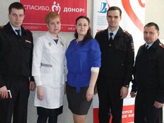 В Сызрани полицейские приняли участие в акции по сдаче донорской крови