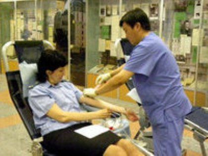 Судебные приставы сдали кровь 