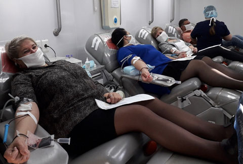 Когда человек делает доброе дело, на небесах улыбаются ангелы