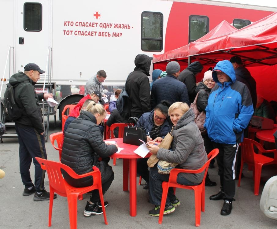 33,5 литра крови сдали доноры на закрытии выездного сезона выездов мобильной Службы крови Челябинской области