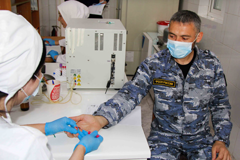 Судебные приставы Ингушетии приняли участие в акции по сдаче крови и посетили подшефный дом-интернат