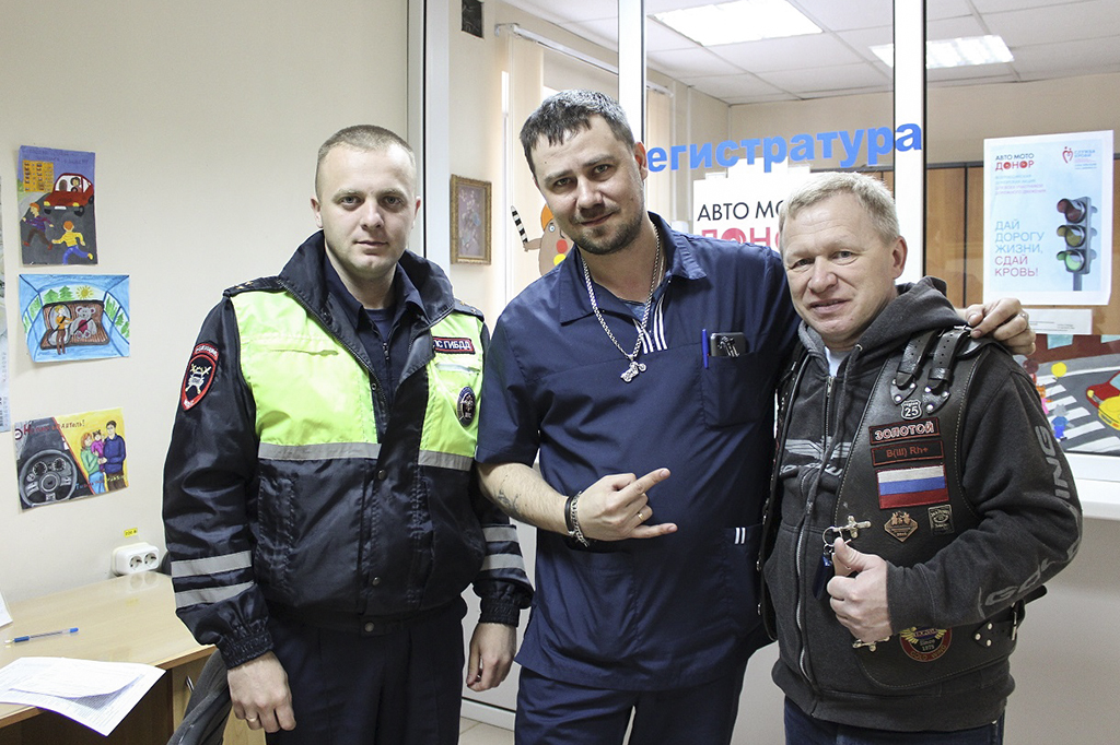 В Находке полицейские вместе с байкерами включились в донорское движение