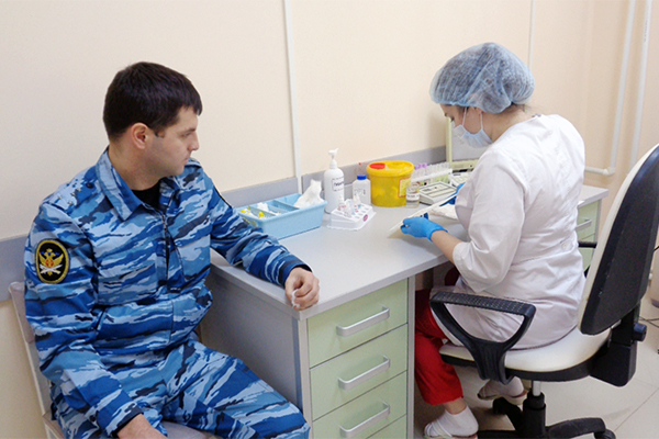 Сотрудники Федеральной службы исполнения наказаний приняли участие в благотворительной акции по сдаче донорской крови