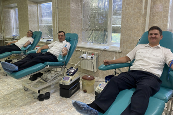 В Калмыкии сотрудники Госавтоинспекции сдали кровь