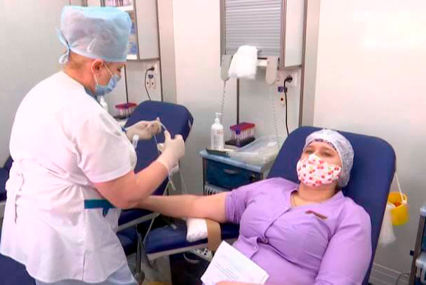 В Краснодаре больше 100 медработников стали донорами крови