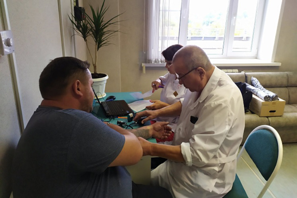 Жигулевские гидроэнергетики сдали более 20 литров крови