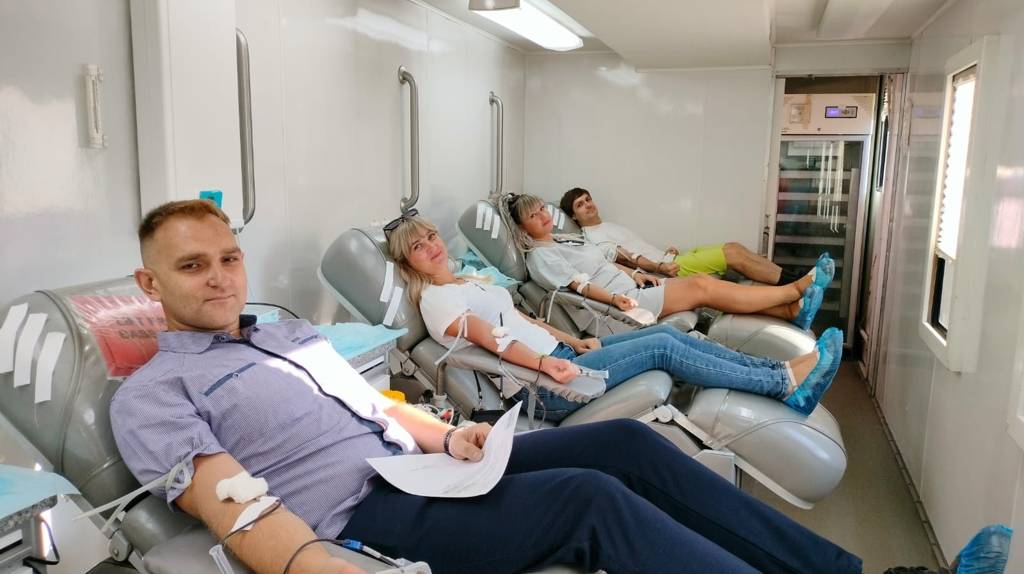 Донорами стали 70 работников завода «Кремний» в Брянске