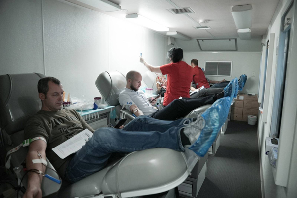 Сотрудники холдинга «Сибур» сдали кровь в помощь пациентам с сердечными заболеваниями