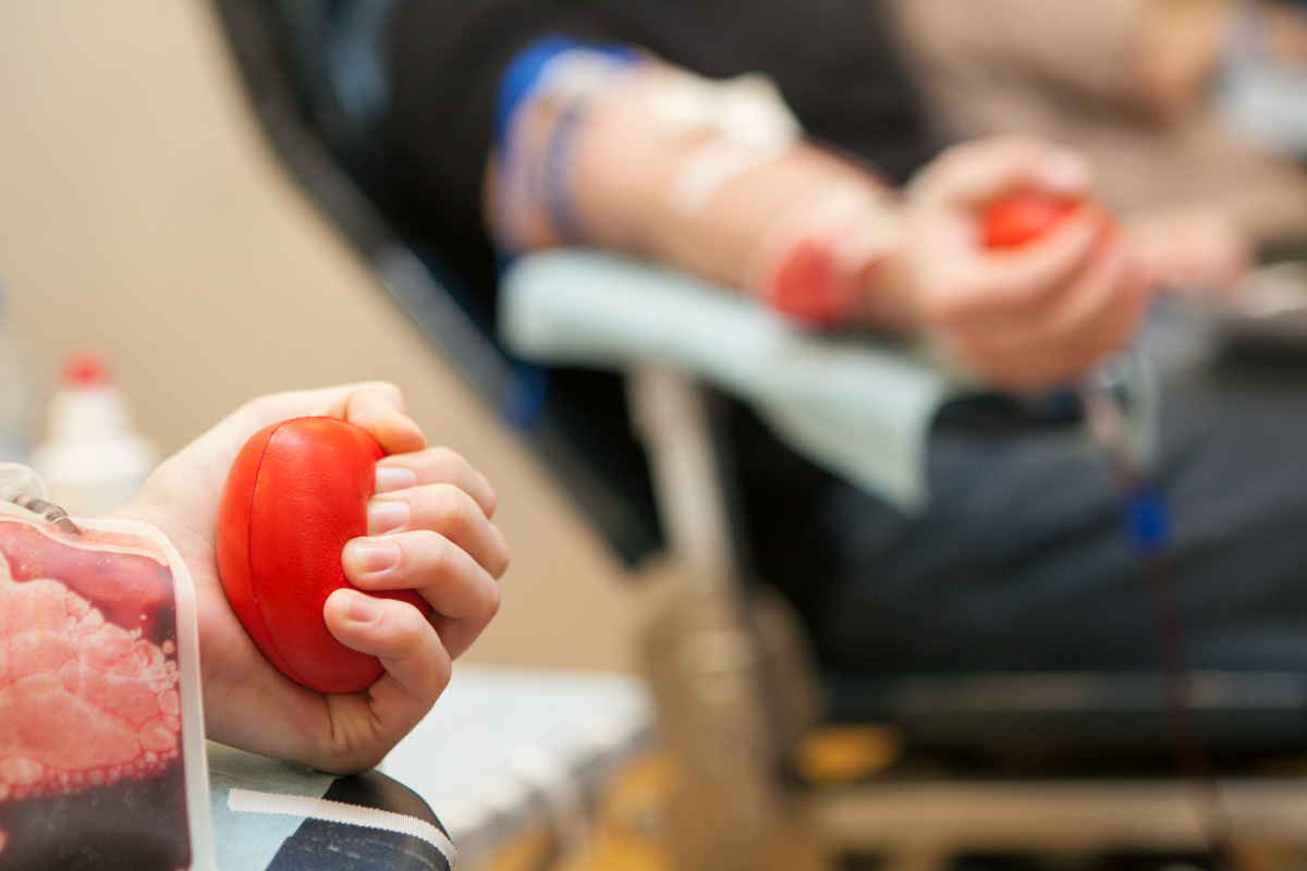 Волонтёры «Роснефти» провели в Томске донорскую акцию в честь 80-летия Великой Победы