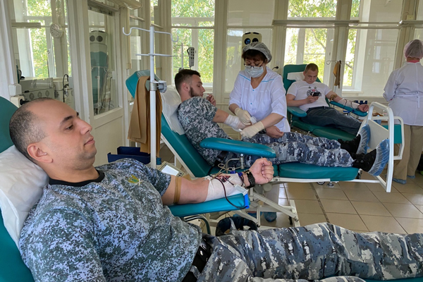 Тверские судебные приставы провели акцию по сдаче донорской крови