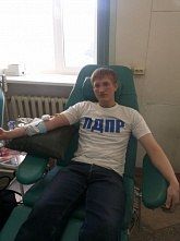 Молодые члены партии ЛДПР поделились кровью с больными детьми