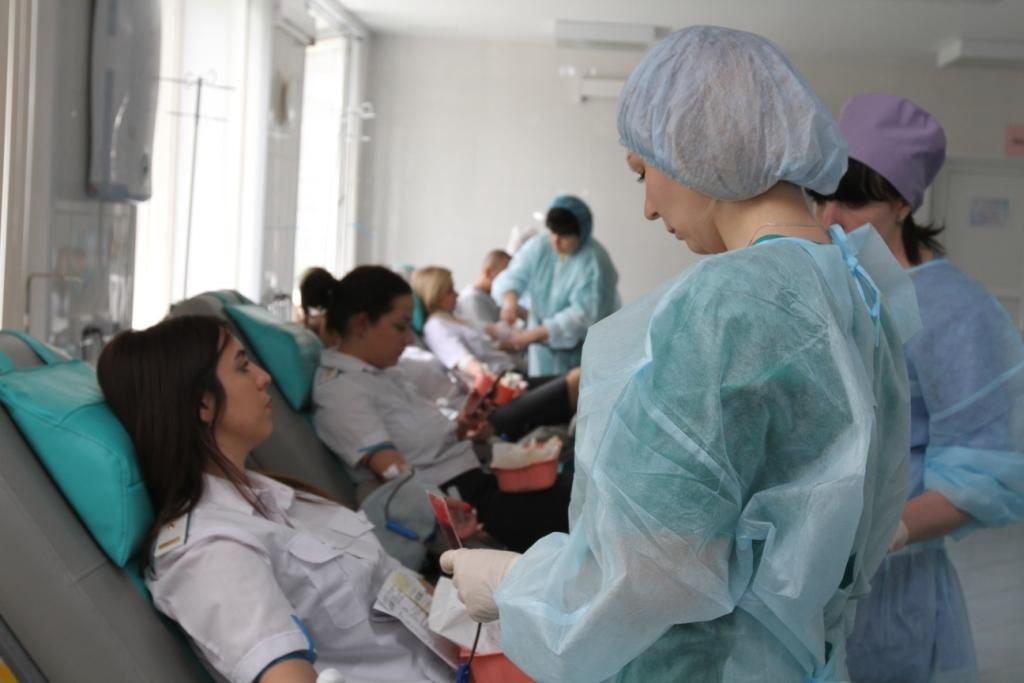 В Красноярском краевом Центре крови №1 прошла акция «Судебные приставы - детям»