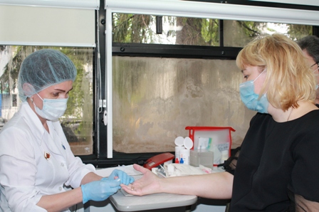 "Сдай кровь не выходя из офиса"