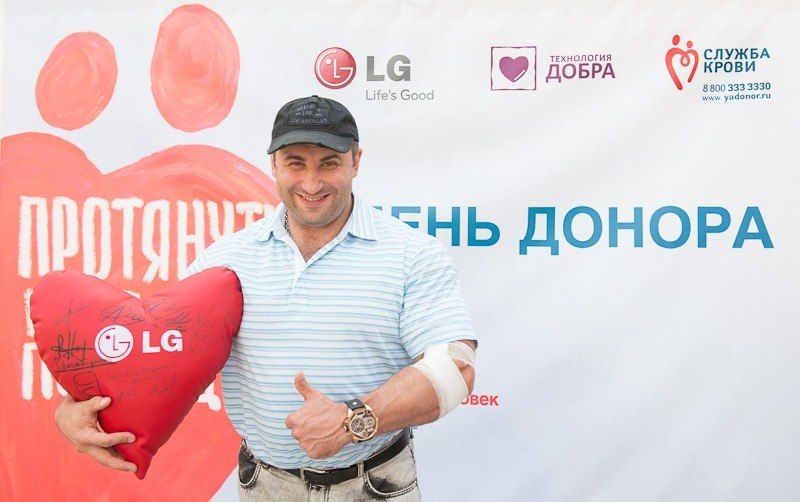 Добрые дела охватывают Россию. 30 мая в Саратове  прошел День донора с участием прославленного спортсмена города в рамках всероссийского проекта Марафон «Технология добра»