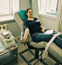 Поделились частичкой крови