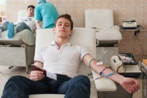 Новый год начинаем с добрых дел! Сдайте кровь, спасите жизнь!