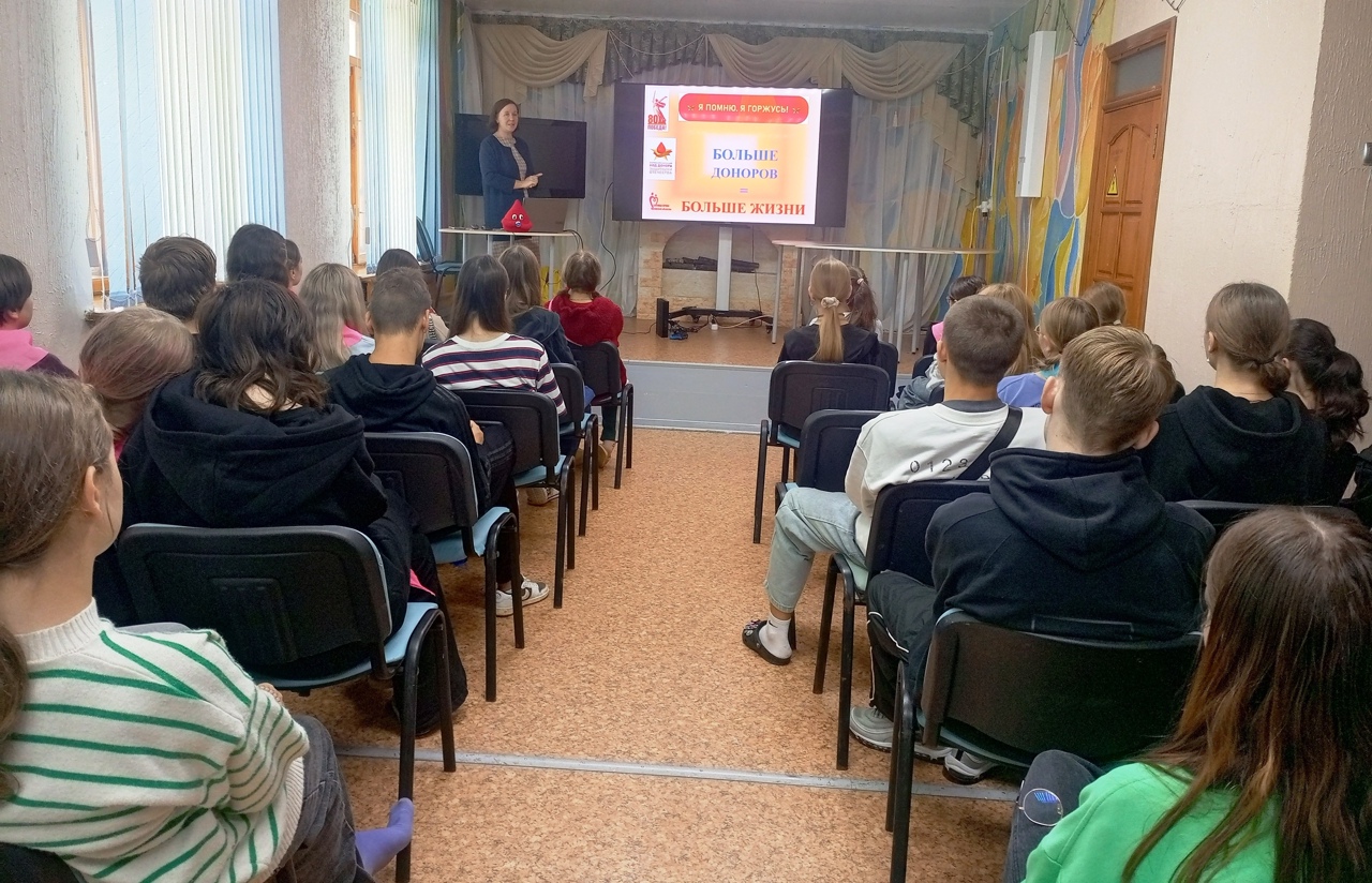 В рамках Всероссийской акции «Код донора. Защитники Отечества» специалисты Службы крови Орловской области провели познавательную лекцию в детском санатории «Орловчанка».